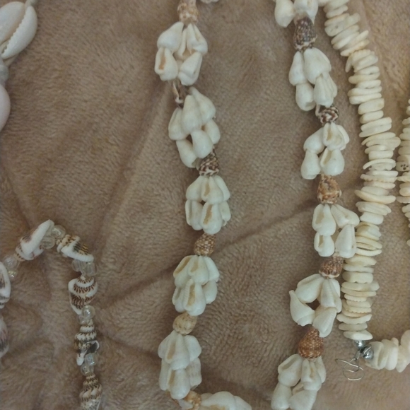 Authentic Vintage Shell Necklaces - Picture 16 of 16